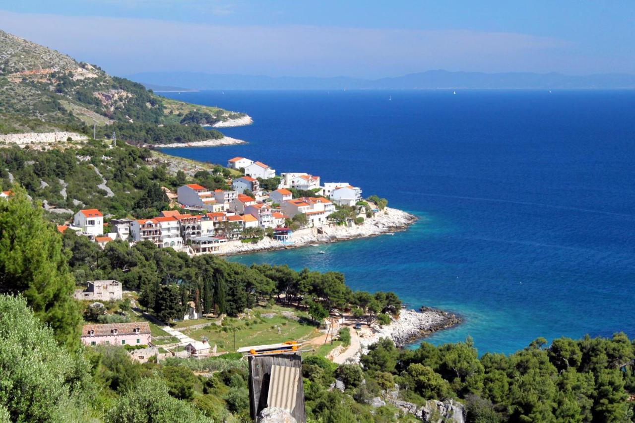 Apartments By The Sea Milna, Hvar - 12244 Bagian luar foto